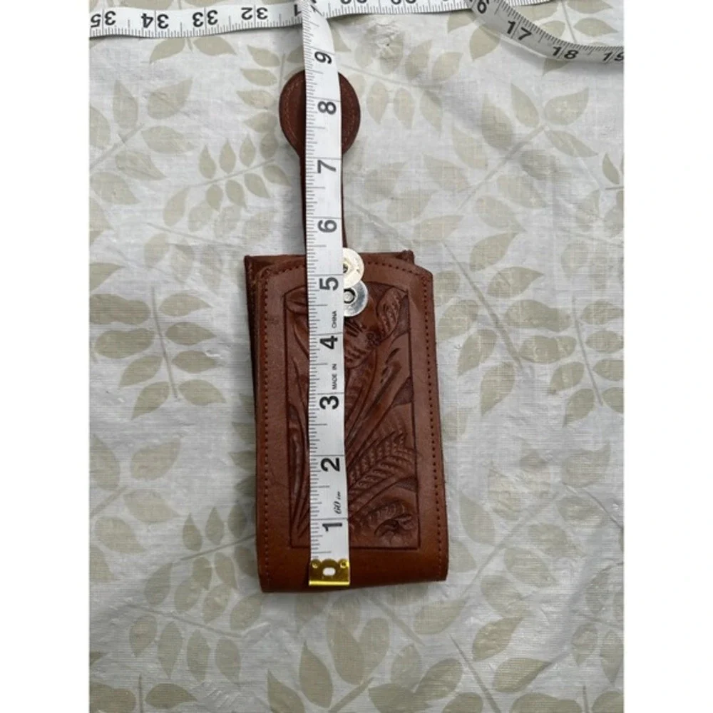 Leather case magnetic closure tooled cell phone cigarettes cigar‎ case Paraguay